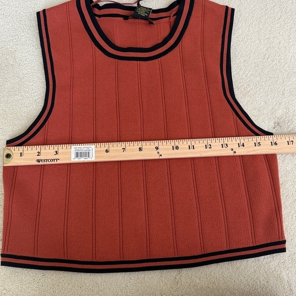 House of Harlow Knit Sweater & Pleated Skirt Set Rust w/ Black Trim Size L NWT - Picture 9 of 12